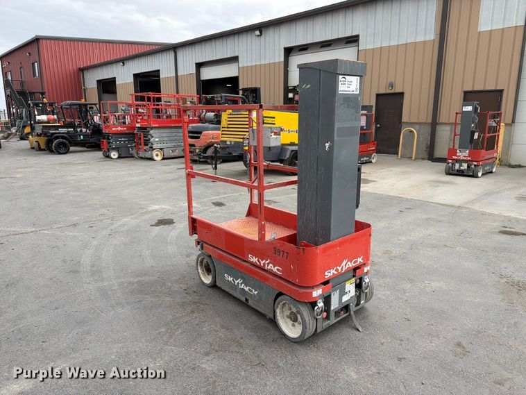 2017 Skyjack SJ16 Vertical Lift - photo 3