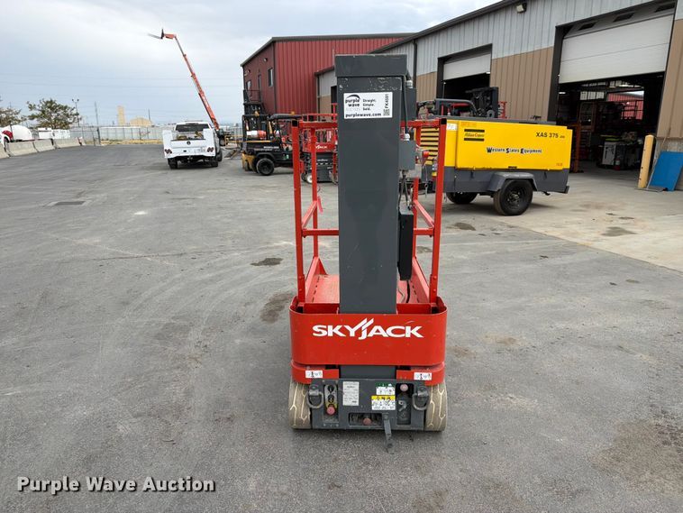 2016 Skyjack SJ16 Vertical Lift - photo 2