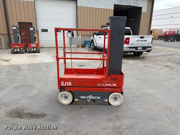 2016 Skyjack SJ16 Vertical Lift - photo 4