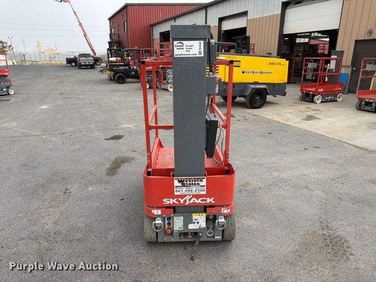2017 Skyjack SJ12 Vertical Lift - photo 2