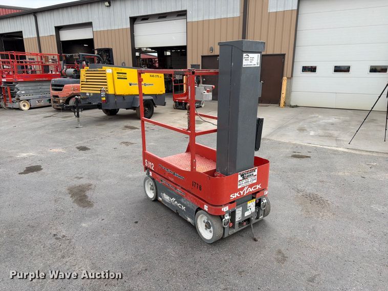 2017 Skyjack SJ12 Vertical Lift - photo 3