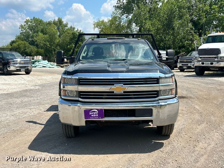2015 Chevrolet  Silverado 3500HD Flatbed Pickup Truck - photo 2