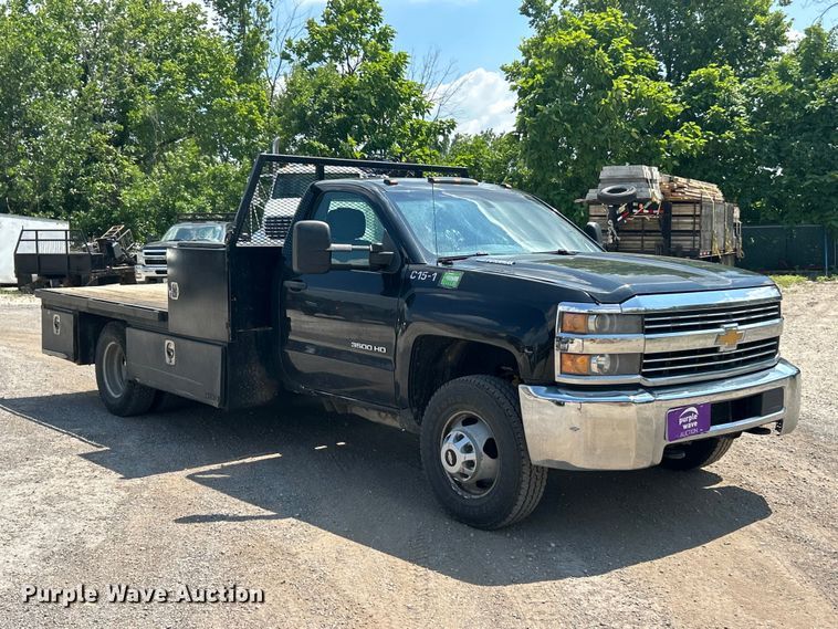2015 Chevrolet  Silverado 3500HD Flatbed Pickup Truck - photo 3