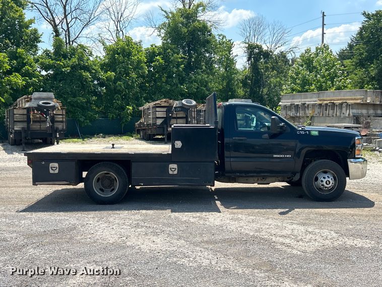 2015 Chevrolet  Silverado 3500HD Flatbed Pickup Truck - photo 4