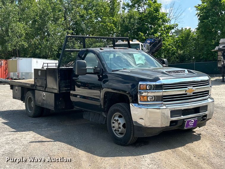 2017 Chevrolet  Silverado 3500HD Flatbed Pickup Truck - photo 3