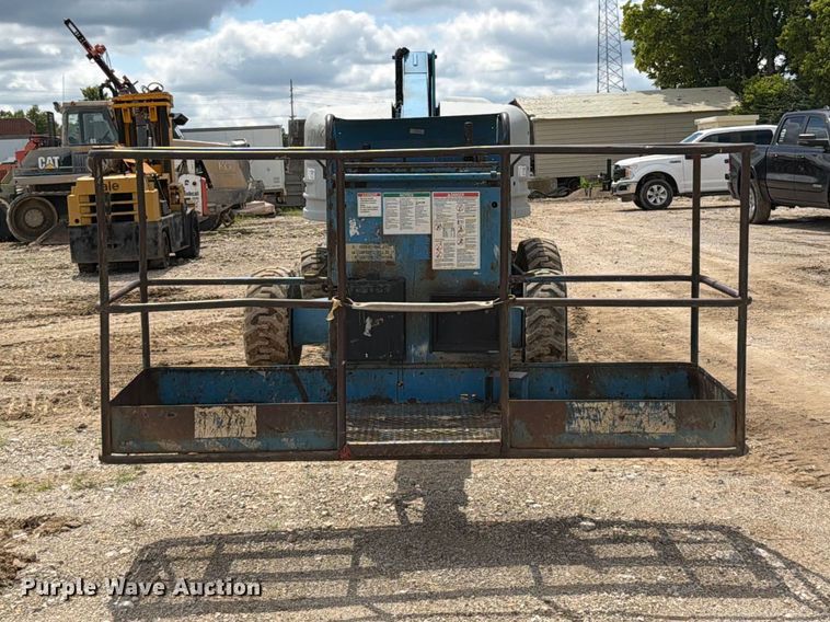 1999 Genie S-40 Boom Lift - photo 2