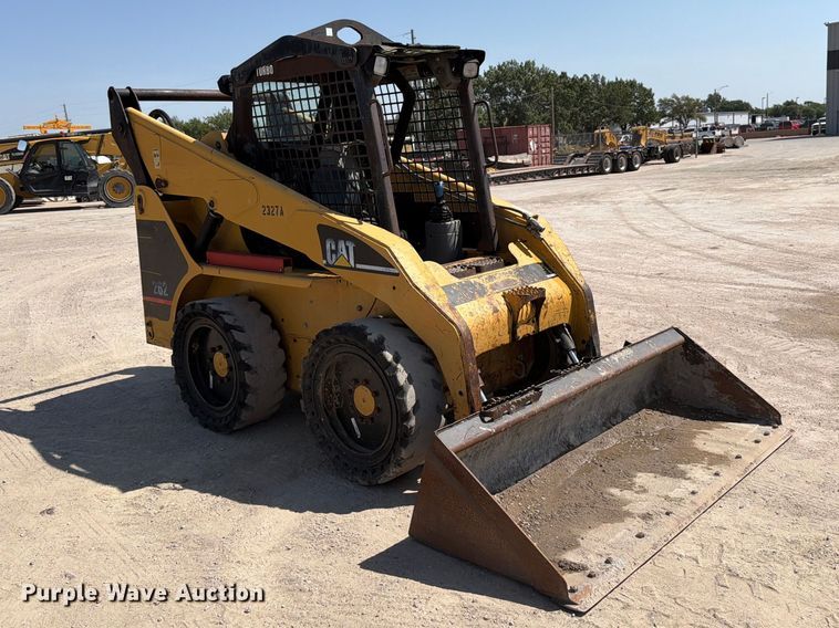2002 Caterpillar 262 Skid Steer Loader - photo 3