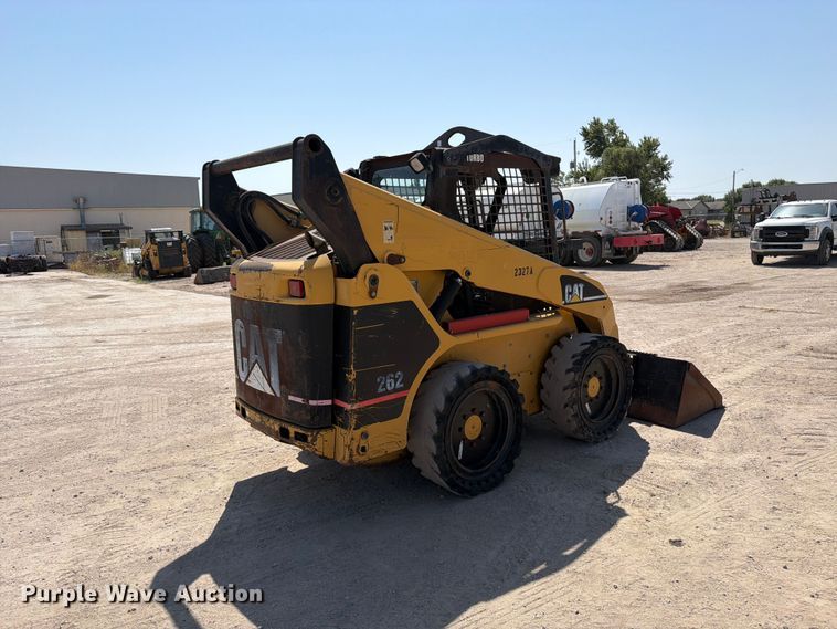 2002 Caterpillar 262 Skid Steer Loader - photo 5