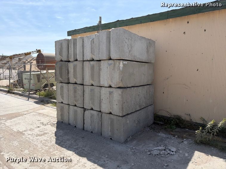 (16) Concrete Edge Bunker Blocks - photo 4