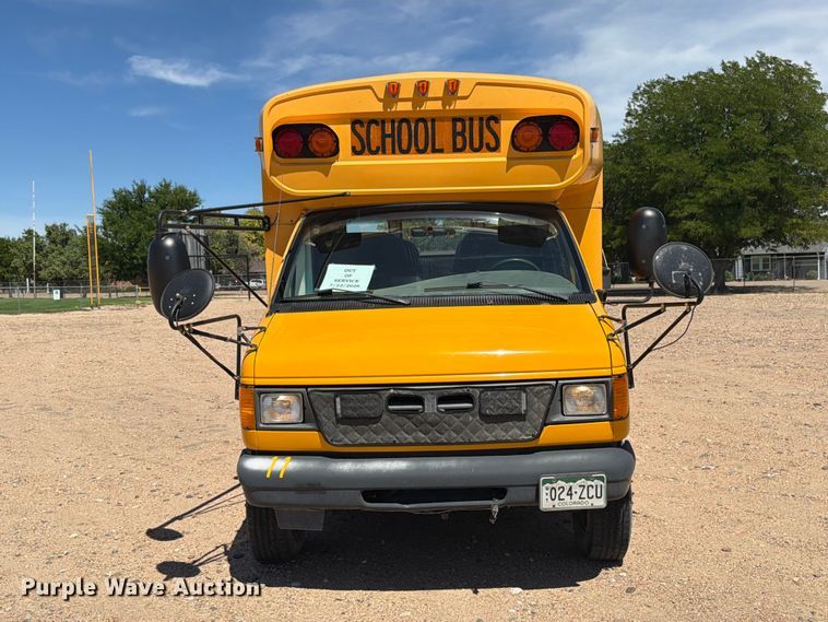2003 Ford E450 School Bus - photo 2