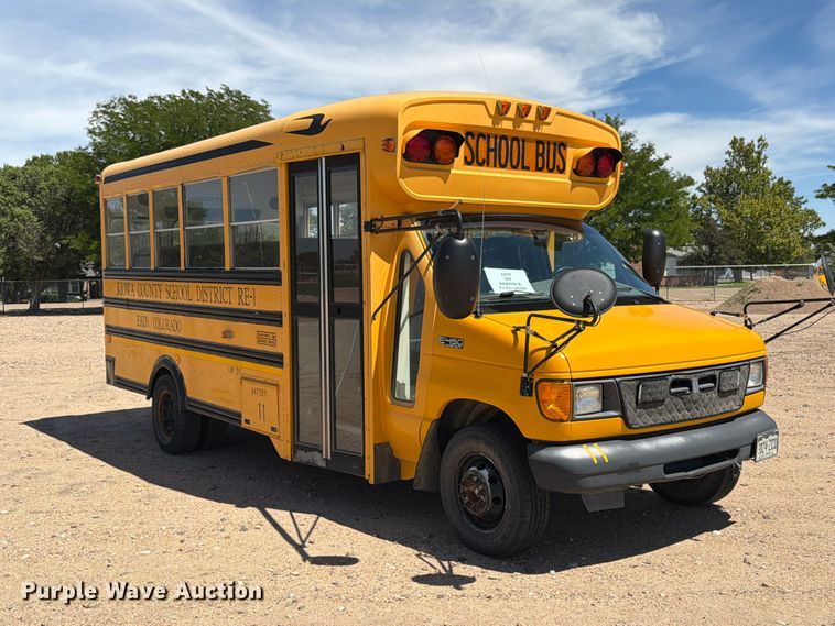 2003 Ford E450 School Bus - photo 3
