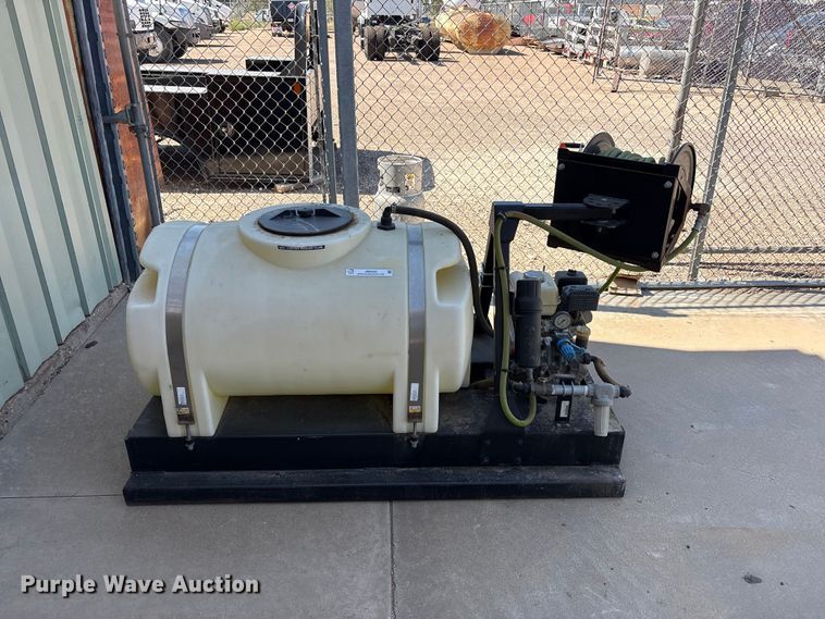 Wylie Turf Sprayer - photo 2