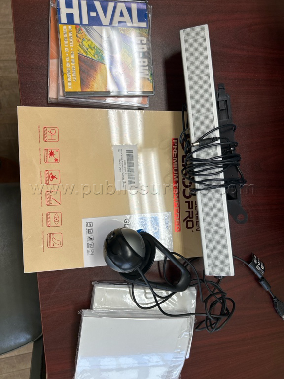 Miscellaneous office supplies — photo 1