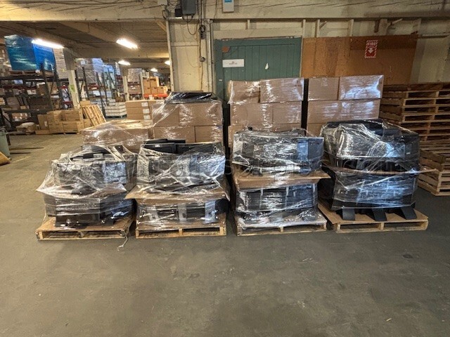 8 Pallets of Desktop Computer Monitors  -  400 in Total — photo 1