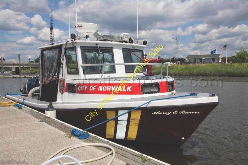 1986 Privateer 24 Fire Patrol Boat with Trailer — photo 1