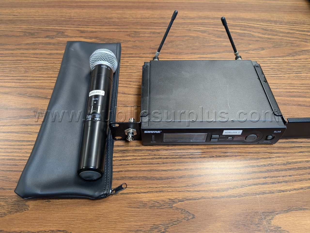 SHURE Wireless Receiver and Mic — photo 1