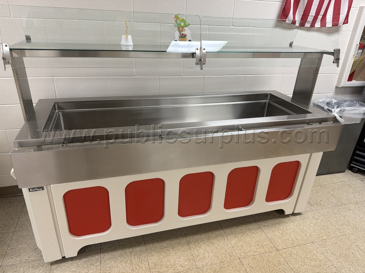 Cafe Cold Serving Line — photo 1
