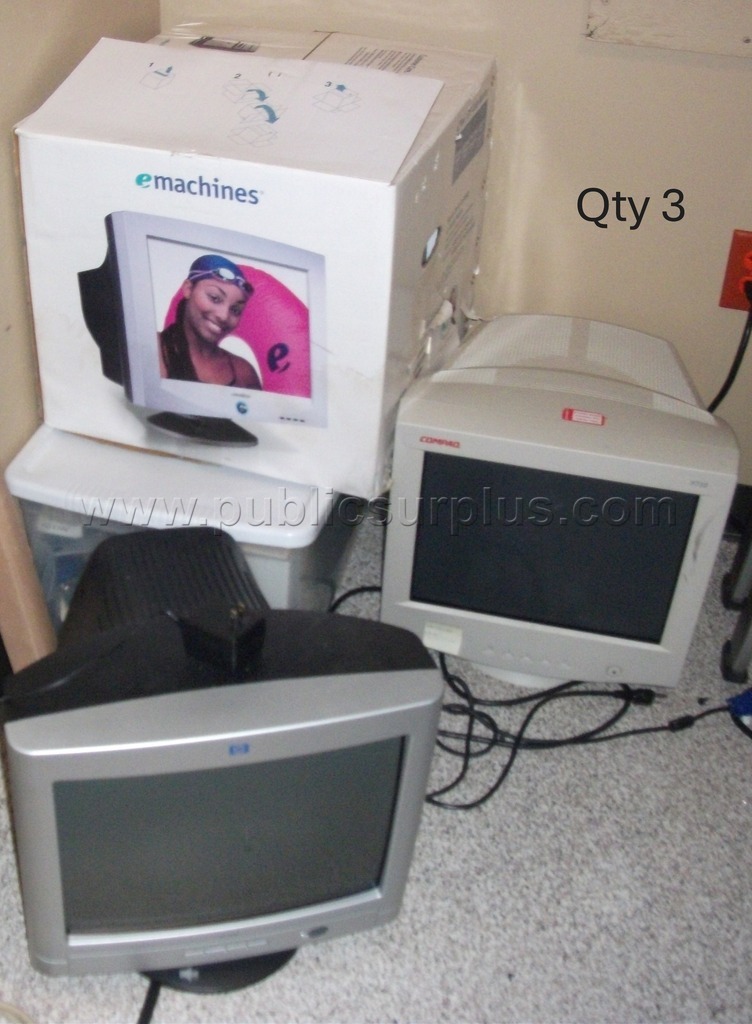 LOT 82 - Monitors (3) — photo 1