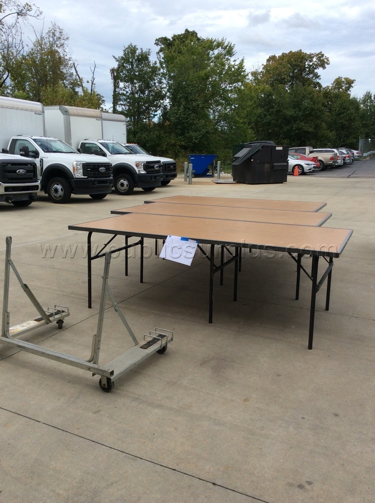 Stage/Risers — photo 1