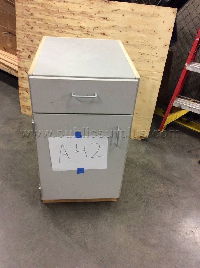 Cabinet — photo 1