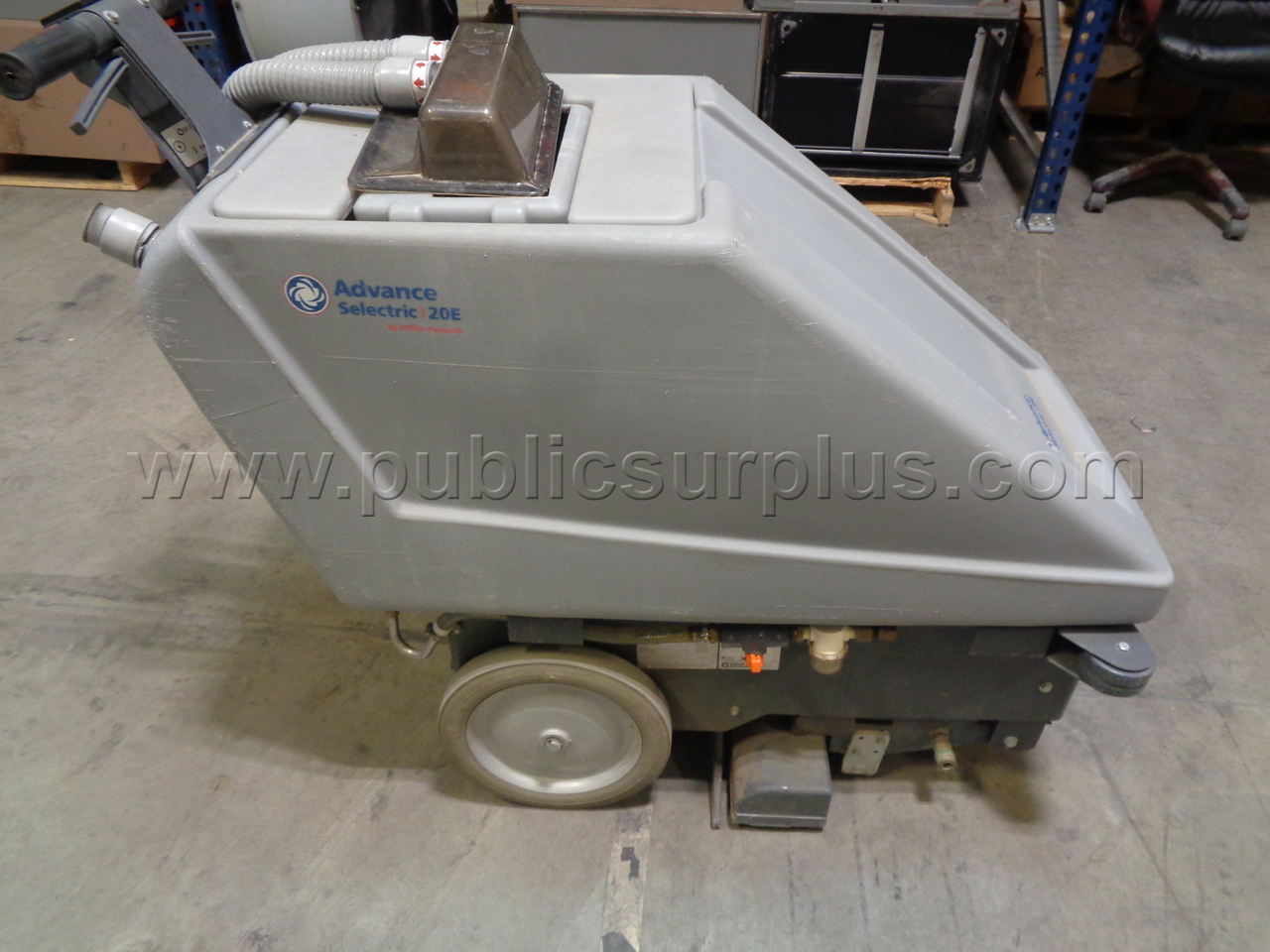 101/13316- Carpet Extractor *No shipping* — photo 1