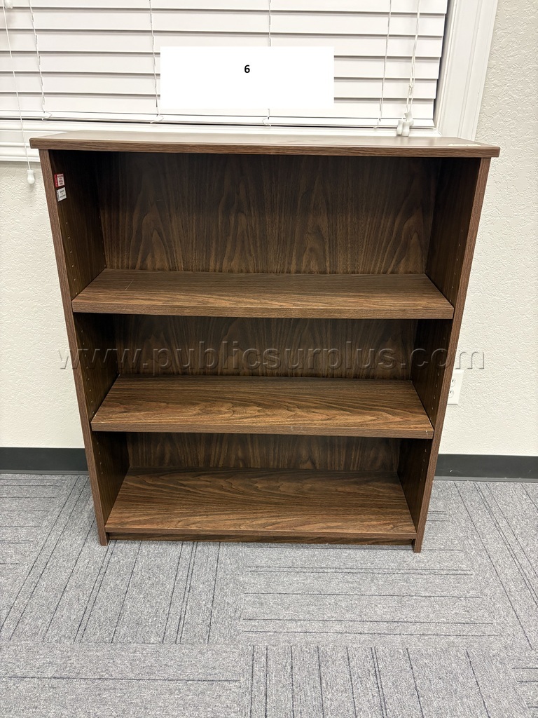 LOT 122 - Bookshelves (13) — photo 1