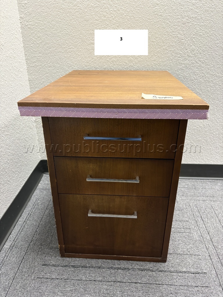 LOT 123 - Coat rack (8) & desk attachment (3) — photo 1