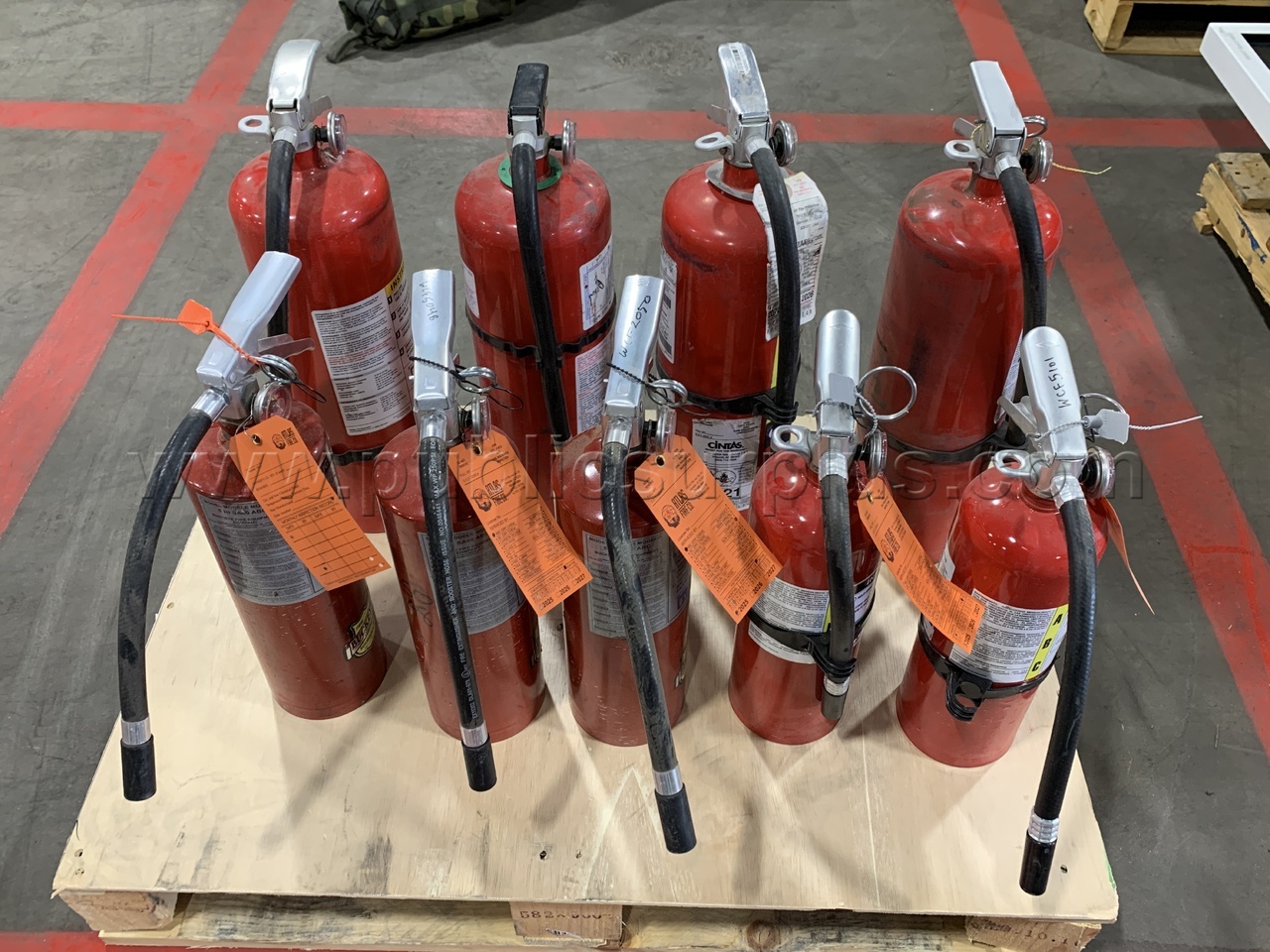 Fire Extinguishers /KK — photo 1
