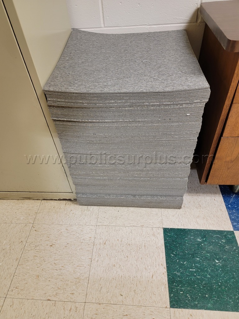 LIGHT GREY CARPET SQUARES  19.5" x 19.5" — photo 1