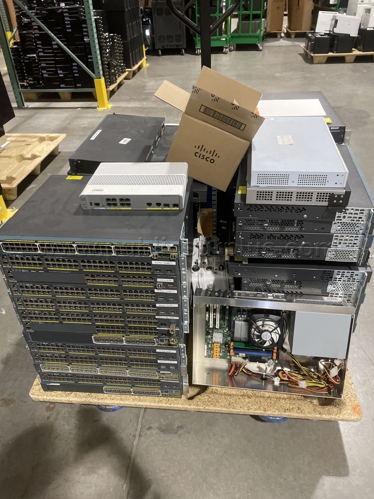 Pallet of Network Switches - CH - QQ3 — photo 1