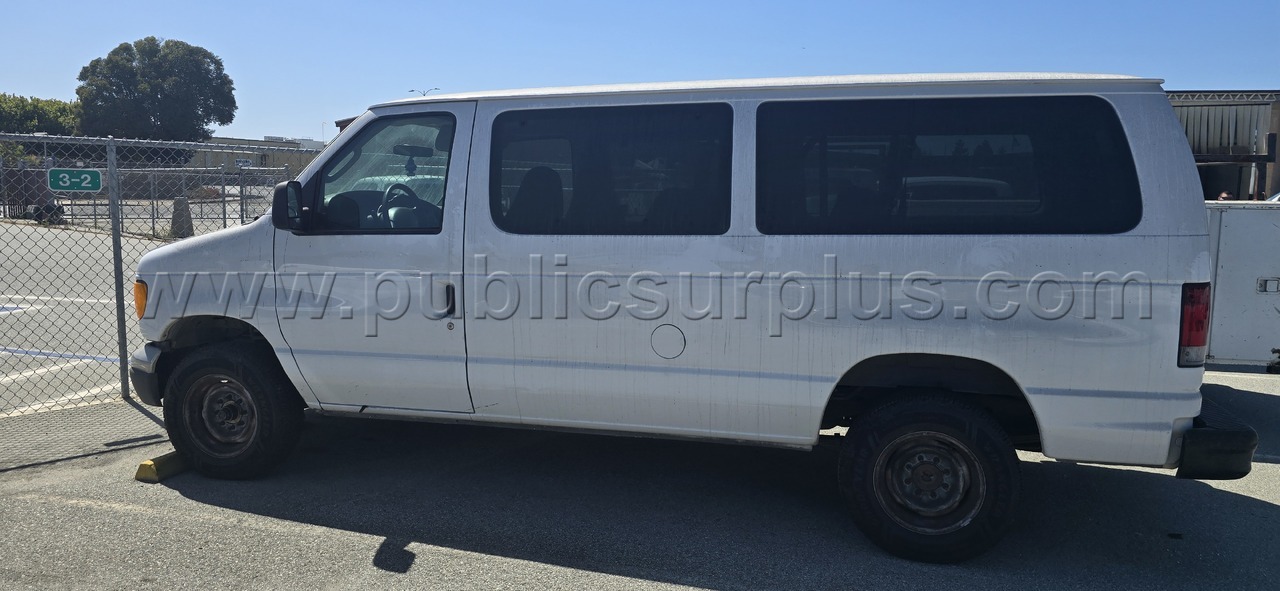 2005 FORD E-SERIES — photo 1