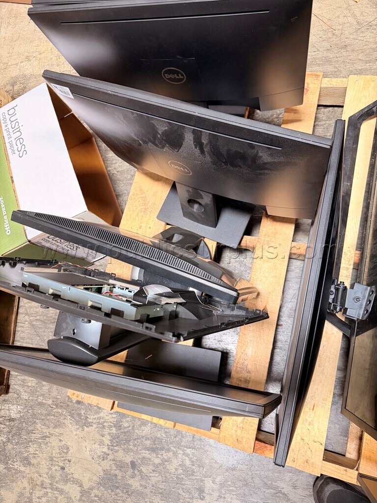6 Monitors FOR PARTS ONLY — photo 1