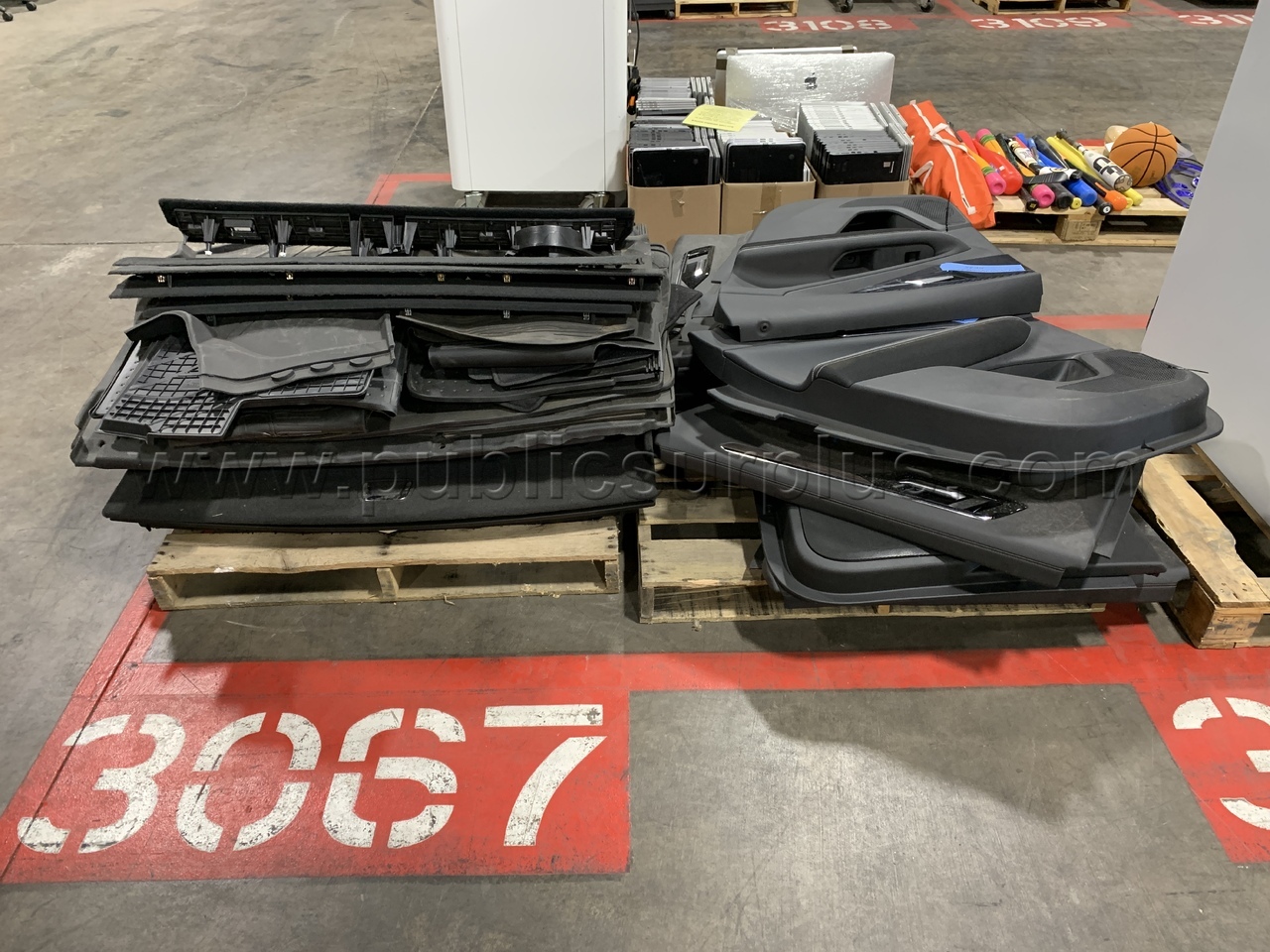 Vehicle Door Panels & Trim /KK — photo 1
