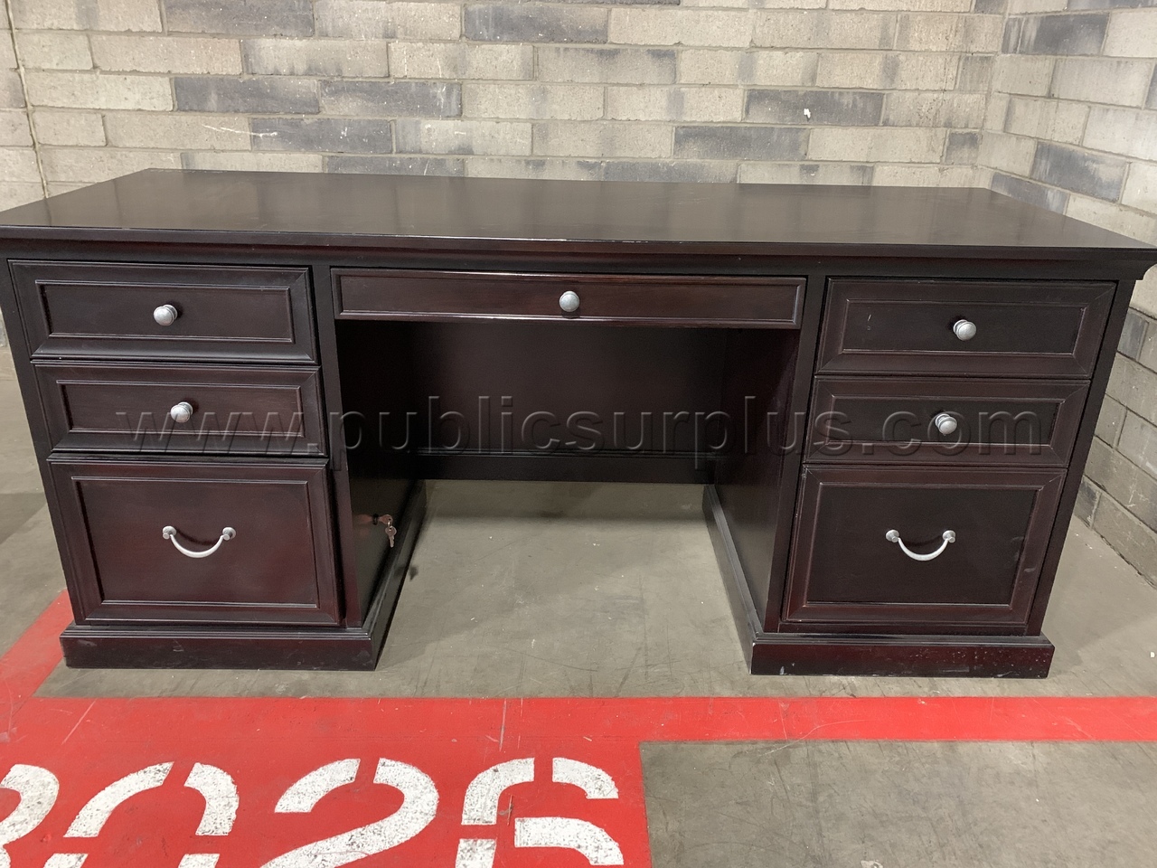 Desk, Martin Home Furnishings /KK — photo 1