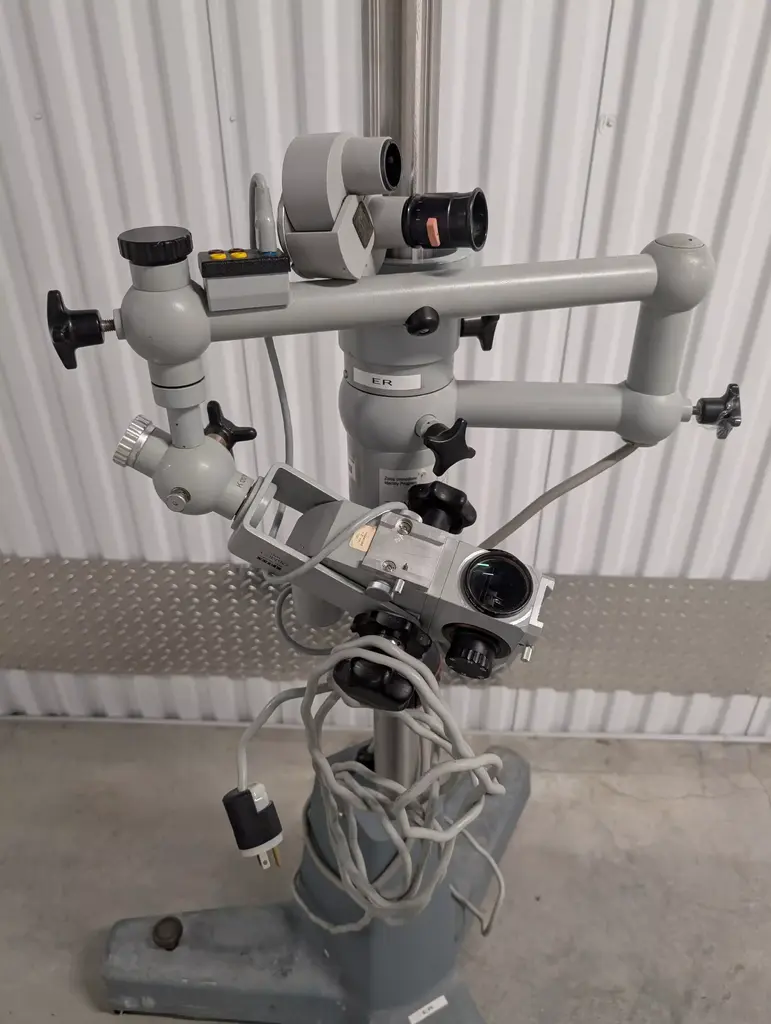 Carl Zeiss OpMi 1 Surgical Microscope — photo 1