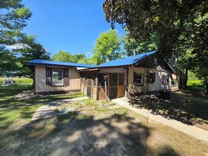 17923 2ND ST, BARRYTON, MI
