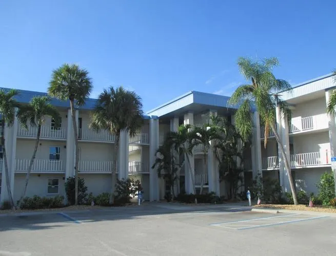 1624 PINE VALLEY DR APT 217, FORT MYERS, FL
