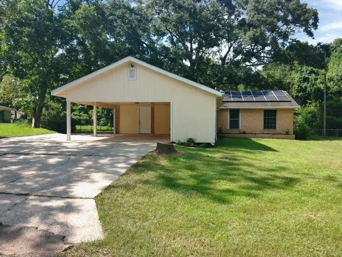 1215 W 10TH ST, BOGALUSA, LA