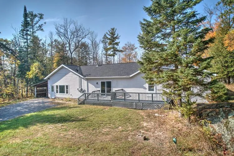 N1307 HAMILTON LAKE RD, VULCAN, MI