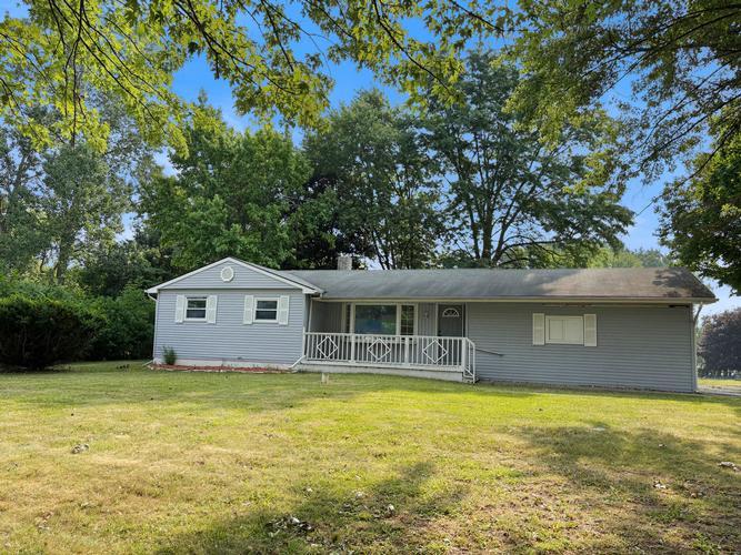 1394 Hillside Dr, Flint, MI - photo 1