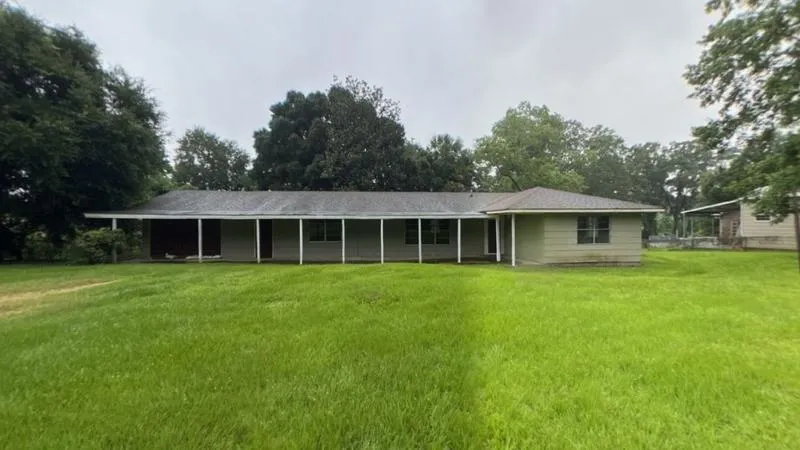 1728 WALTON AVE, WIGGINS, MS