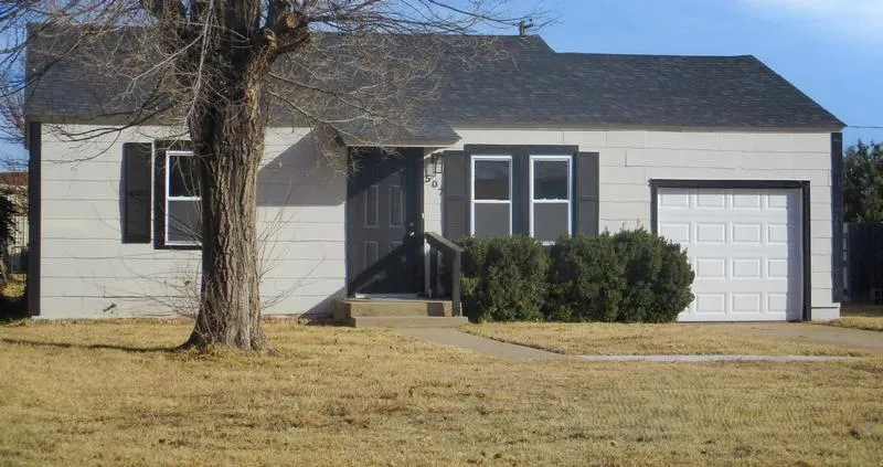 507 CLARK STREET, STINNETT, TX