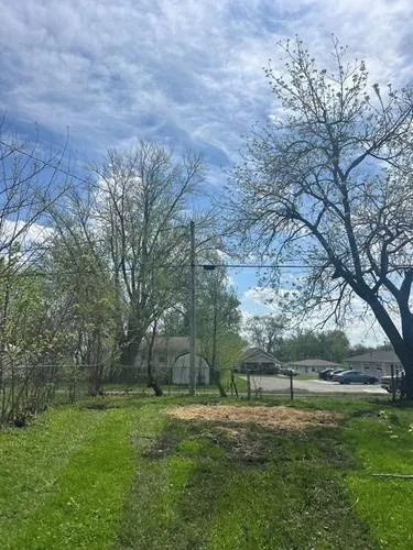704 E 3RD STREET, CAMERON, MO