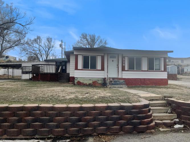 528 W Miller St, Rawlins, WY - photo 1