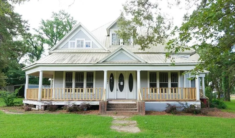 744 Bear Dr, Timpson, TX