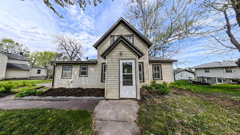 320 3RD ST N, LE SUEUR, MN - photo 1