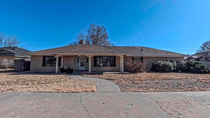 1113 BENNETT DR, Dumas, TX - photo 1