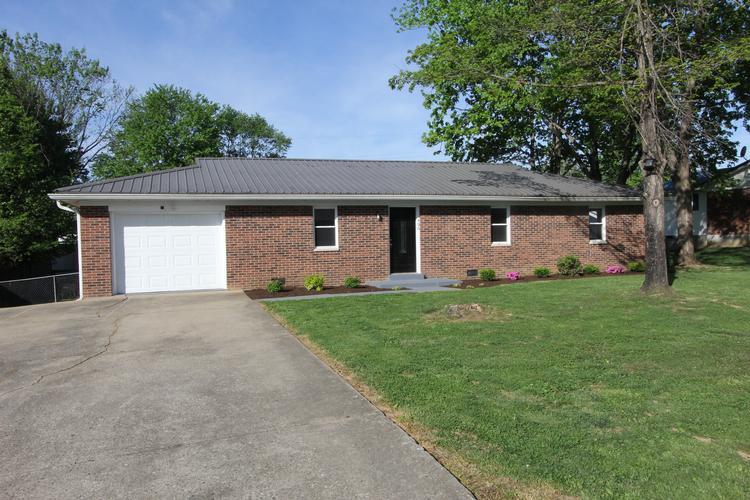 406 Sunset Dr, Lawrenceburg, KY