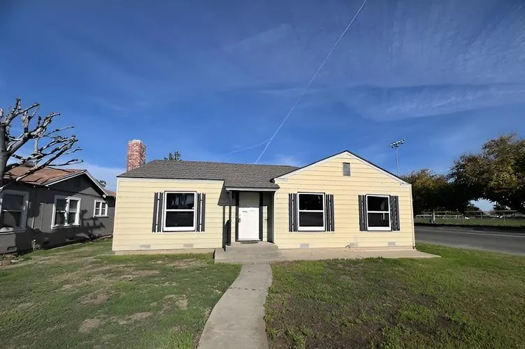 397 Hoover St, Coalinga, CA