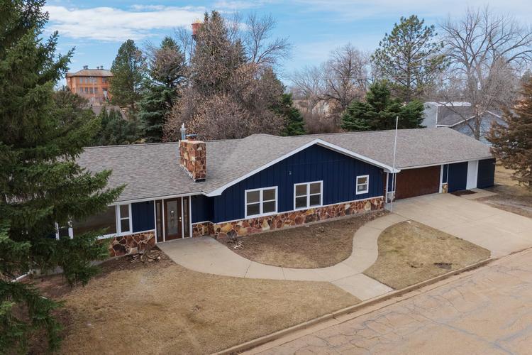 10 W 5TH ST, Regent, ND